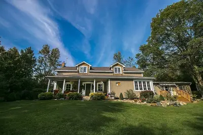 Image de Beautiful one bedroom suite in a Guelph countryside estate
