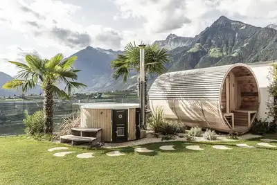 Image de Traumvilla am Sonnenhang bei Meran #localforawhile