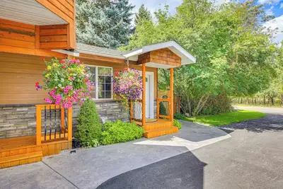 Image de Homey Pet-Friendly Libby Cottage w\/ Yard by Creek!
