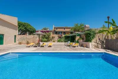 Image de Villa idyllique avec terrasse et piscine – Villa Sa Clota Nova