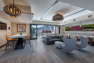 Image de Two Comfortable Units, Relaxing Patio, Fitness Center and Free Parking