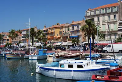 Image de Charmant 2 Pièces Climatisé, proche Port et Plage Renecros