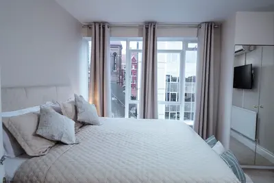 Image de Appartement-Royale-Salle de bain-Vue ville