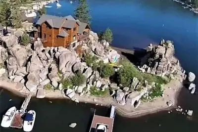 Image de Boulder Cove, Luxury Lakefront Estate