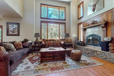 Image de Pet-Friendly, Stunning! On Golf Course! Hot Tub, Gas Grill, Washer/Dryer