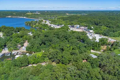 Image de Lake Reunion location, private dock/slip/lily pad. 3 acres, hiking, fire pit, walk to Bagnell Dam