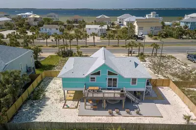 Image de Pensacola Beach Family Vacation Home w/ Hot Tub