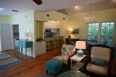 Image de Tropical Retreat @ Mermaid Landing  Special Rates Available!