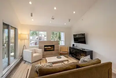 Image de Central location | Pool and hot tub | Parking