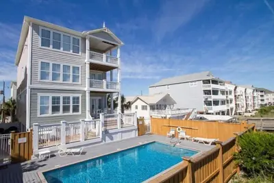 Image de Gone Coastal  Of Duplex with Salt Water Pool-Watch Fireworks from the Deck!
