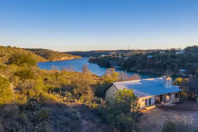 Image de A \"Willie\" Nice House, with a Willie nice view! 509 East Avenue, Marble Falls