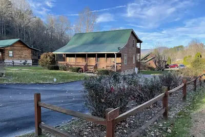 Image de Beautiful Bryson City Oasis ~ Creek on Property