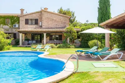 Image de Avec superbe vue sur la montagne et piscine - Villa Can Curt