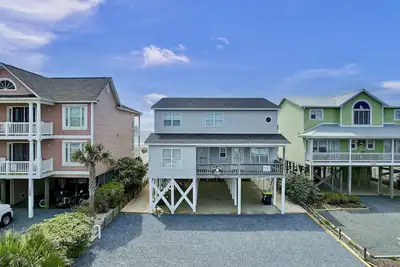 Image de \"One More Time\" - Luxury Oceanfront Home w/ Private Pool, 6 Bedrooms / 5 Bathrooms