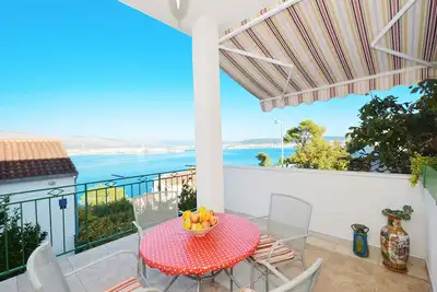 Image de Kampanel, 4+1 sea view apt, Okrug Donji