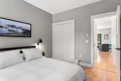 Image de Comfort & Acadia Adventures. Fresh Coastal Retreat. 5 Miles to the Beach!