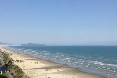 Image de Appartement face Ă la mer avec barbecue sur le balcon