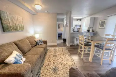 Image de Location! Base Area Trails Right Outside your Door! Great Rates!