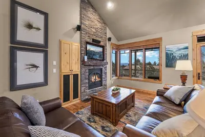 Image de Private 2-King Luxury Cabin at Brasada Ranch: pools, golf, hot tubs and more!