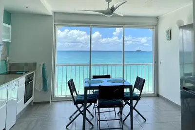 Vue mer incroyable, les pieds dans l’eau à Grand Case