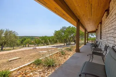 Image de 4-bedroom vacation home just 15-minute walk to Hamilton Pool Preserve