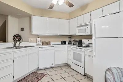 3 King Bedroom + Queen Loft Condo - Full Kitchen, Washer&Dryer