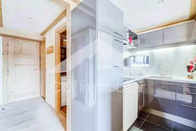 Image de Appartement ensolleilé pour 6 personnes situé au pied des pistes l'hiver et à proximité du golf 18 trous l'été