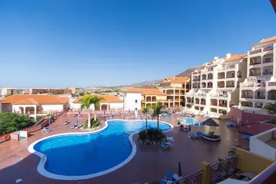 Stunning 1 Bedroom Apartment. Communal Heated Pool. Large Balcony
