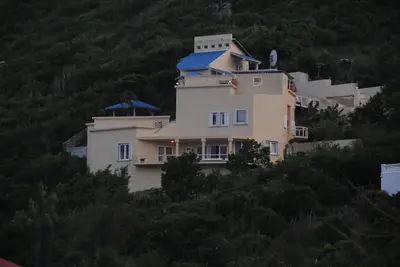 Image de Four Couple Special Four bedrooms with Four private bathrooms.