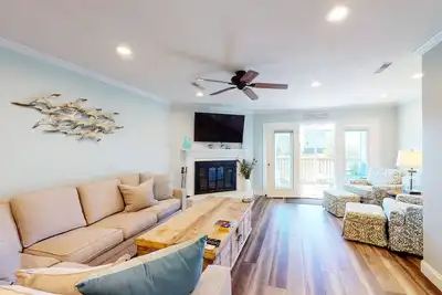 Image de 30-Day Marshfront Rental Condo w/Amazing Views, 2 Porches, Laundry & Shared Pool