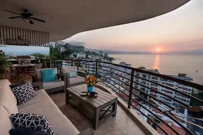 Image de Romantic Zone Luxury Suite w/ Panoramic Ocean View