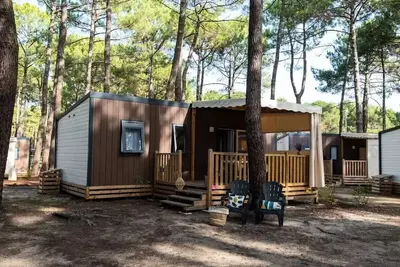Image de 4-Zimmer-Ferienhaus für 6 Personen, klimatisiert und Tv
