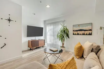 Image de Granary District Downtown Slc - Modern Ski Escape Townhome 2br/2. 5ba +Garage