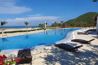Image de New Samaria Club de Playa Beach Front Property!