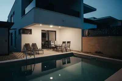 Image de Beautiful villa with private pool