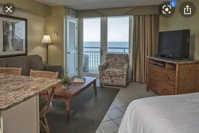 Image de Daytona 500 week rental. Large studio with a full kitchen. Sleeps 4