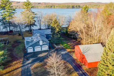 Image de Crystal Lake House W/ Private Beach + Lake Access