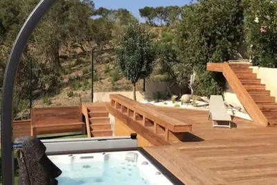 Image de Grande propriété, jacuzzi, jardin, à 3 minutes de la mer