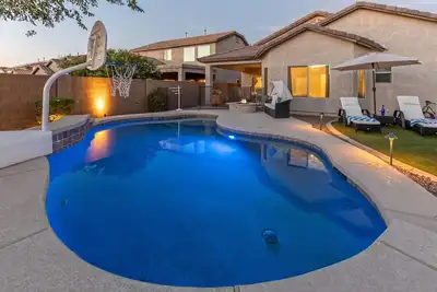 Image de TVs All BRs, Htd Pool, Fire Pit, Paradise for Hikers/Bikers/Golfers