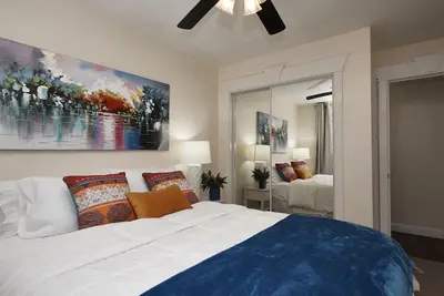 Image de Anna's Alley Cute top floor 3 Bd\/ House Heart of Slc