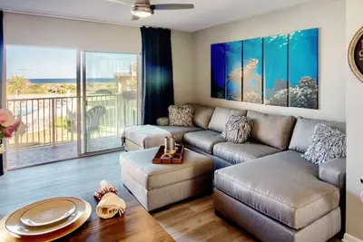 Image de Love The Direct Ocean Views, Steps To The Beach, Pool