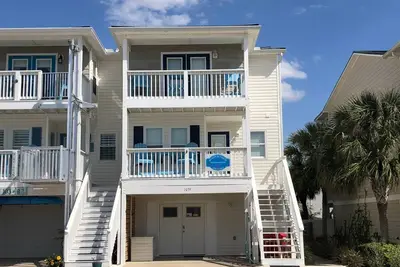 Image de 3 Br/3. 5 Bath - Townhouse - Sandy Sunsets
