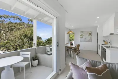 Image de Portofino 8 - Beachfront Complex<br>Stunningly Renovated Penthouse