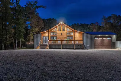 Image de Secluded Cabin with Heated Pool, hot tub, fireplace & so much more