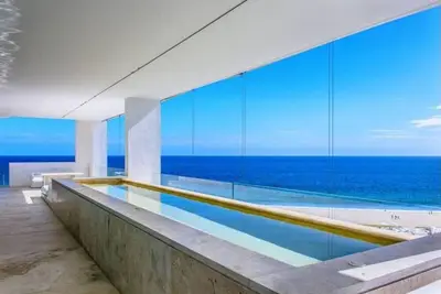 Image de Beachfront Penthouse 4 Br 4 Bath plus Nanny Room