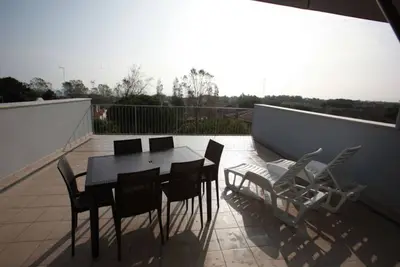 Image de Magnifique appartement mansardé avec terrasse vue mer