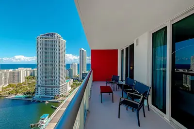 Image de Apartment w/ Balcony, Pool, Views and Near Beach