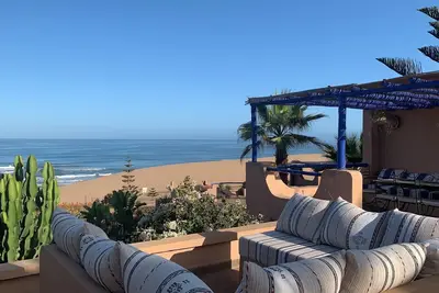 Image de Fully Renovated Beach Front Detached Villa Breathtaking Ocean View!