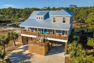 Seize the day at a luxury home in front of the gulf - Great Escape to Dauphin Is