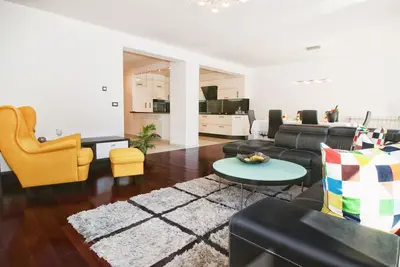 Image de Esma 1 - Luxury apartment with garden